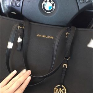 AUTHENTIC- Michael Kors Jet Setter tote